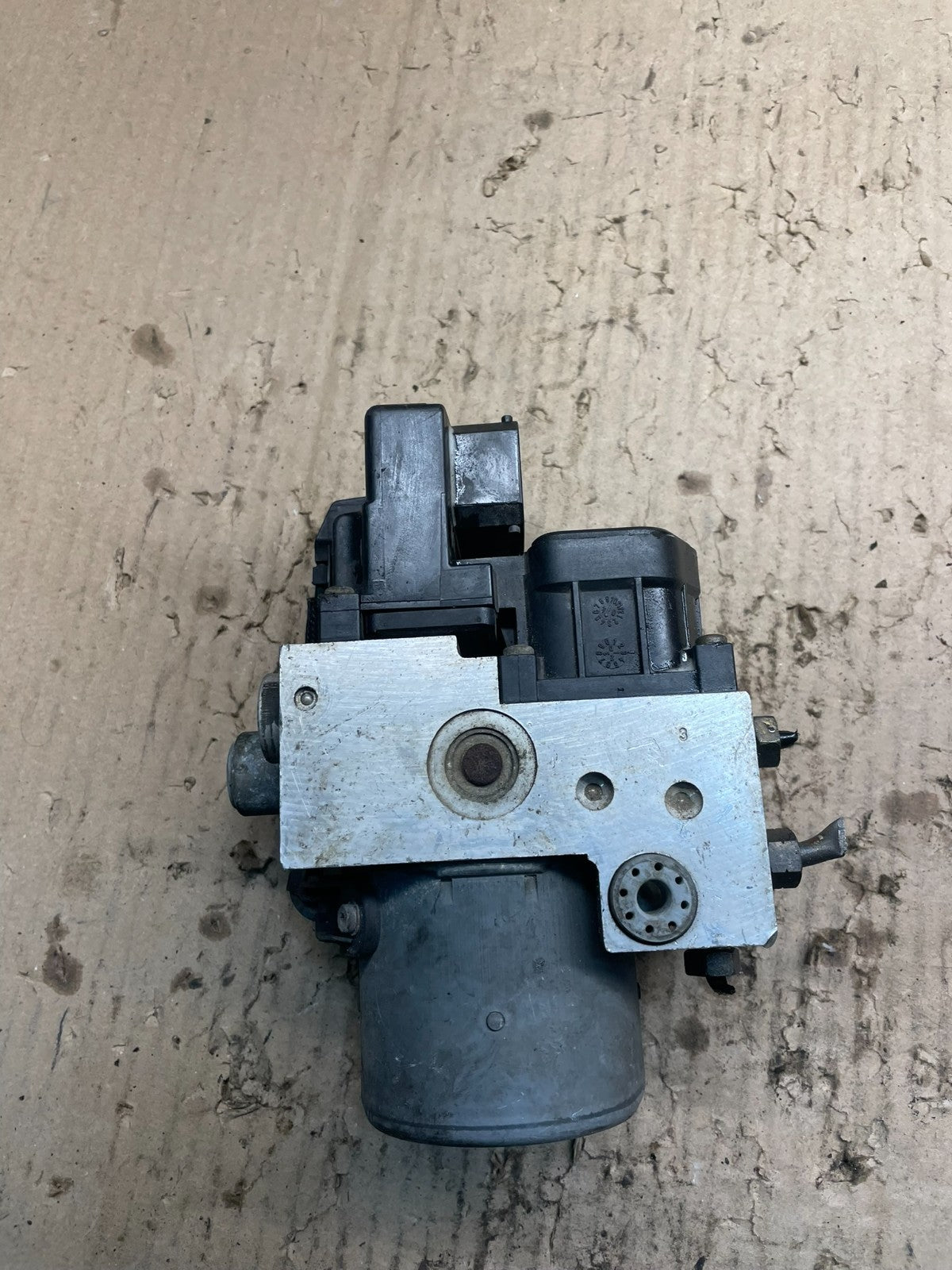 2004 2005 Dodge Durango ABS Anti Lock Brake Pump X0990 DG1
