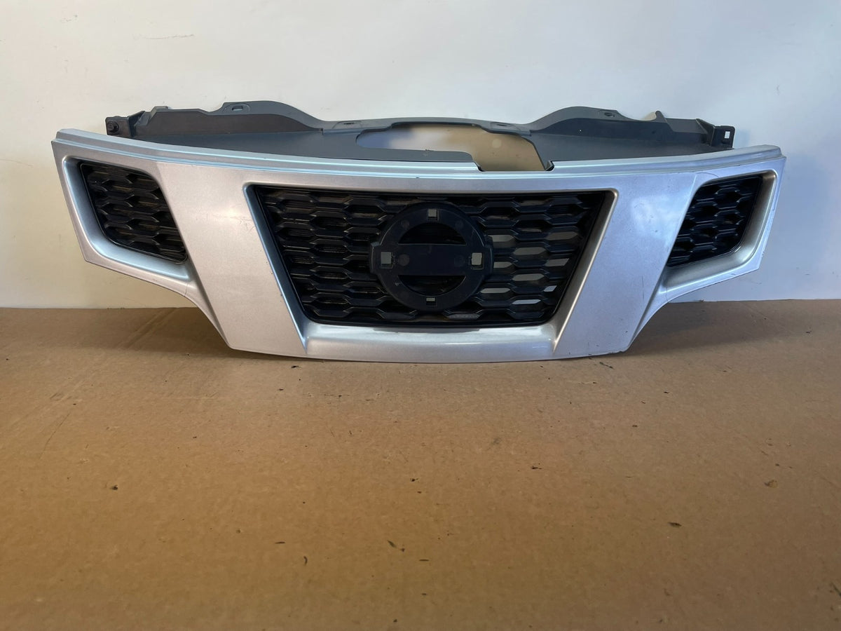 2013 to 2019 Nissan NV200 Front Upper Grill Grille AH0290 DG0