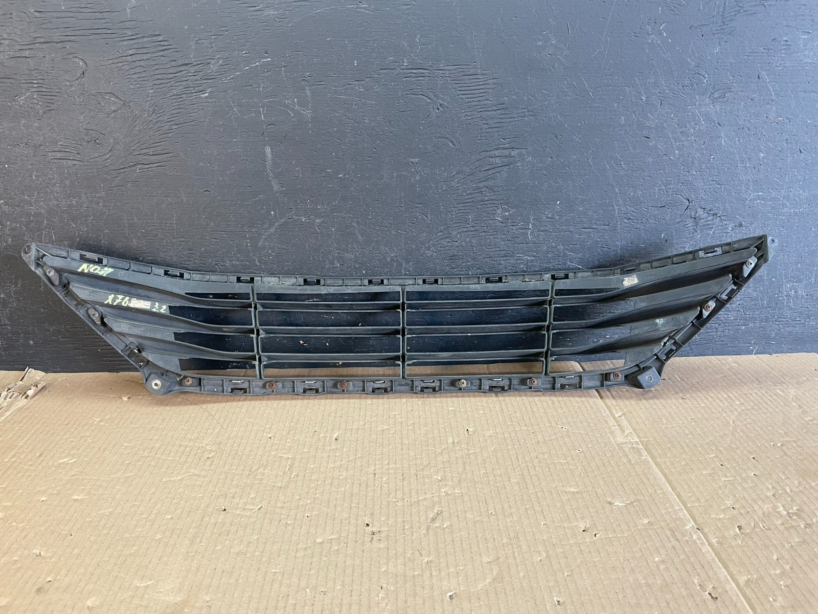 2014 to 2016 Hyundai Elantra Front Bumper Lower Grill Grille AE36853