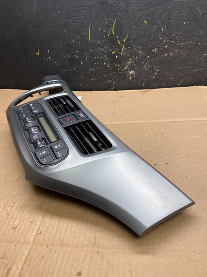 2005 to 2010 Honda Odyssey  Radio Climate Control Dash Trim Bezel Oem Y2191 DG2