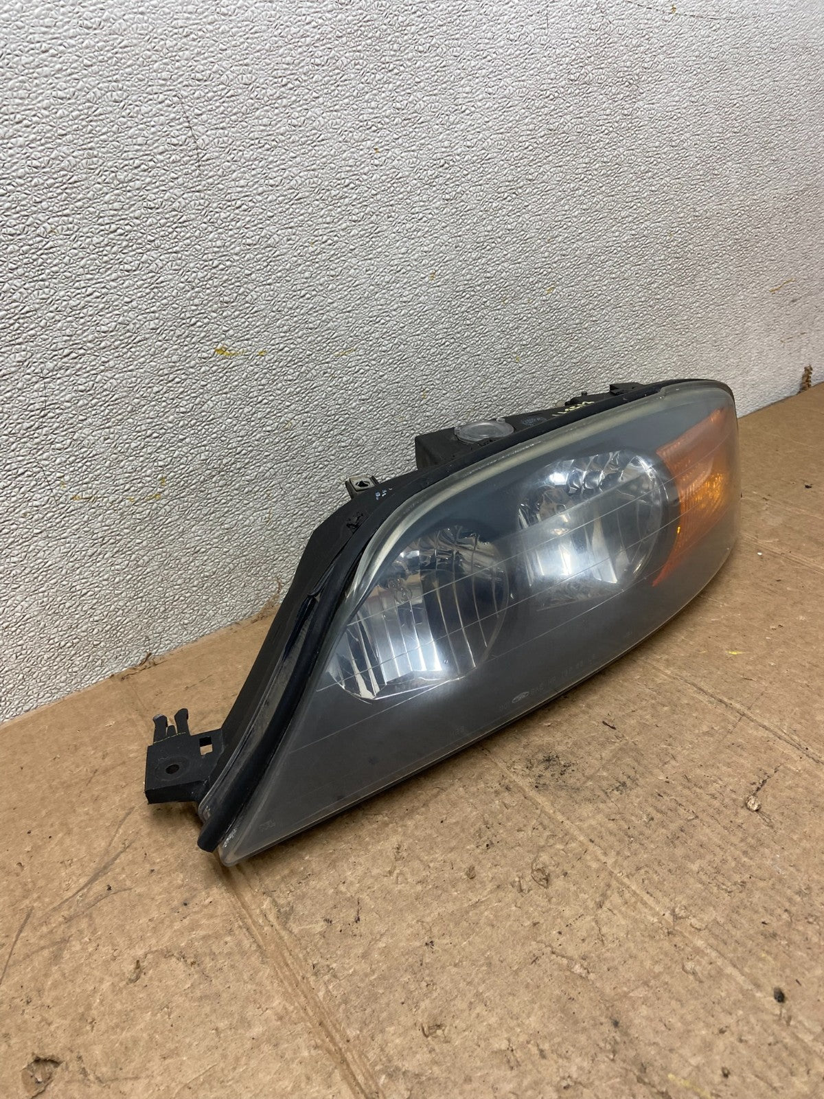 2000 to 2002 Lincoln Ls Left Driver Lh Side Headlight Halogen Oem AA35132
