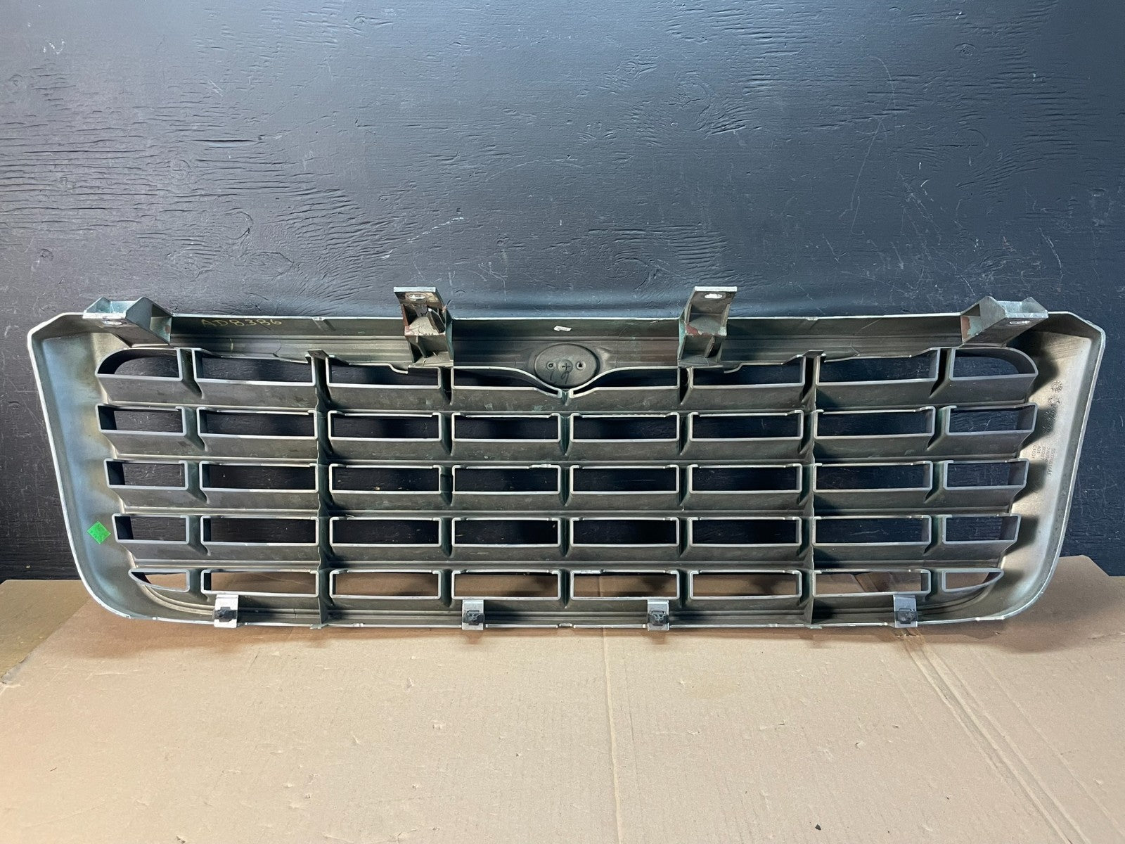 2007 2008 2009 Chrysler Aspen Front Radiator Upper Grill Grille AD8386 DG3