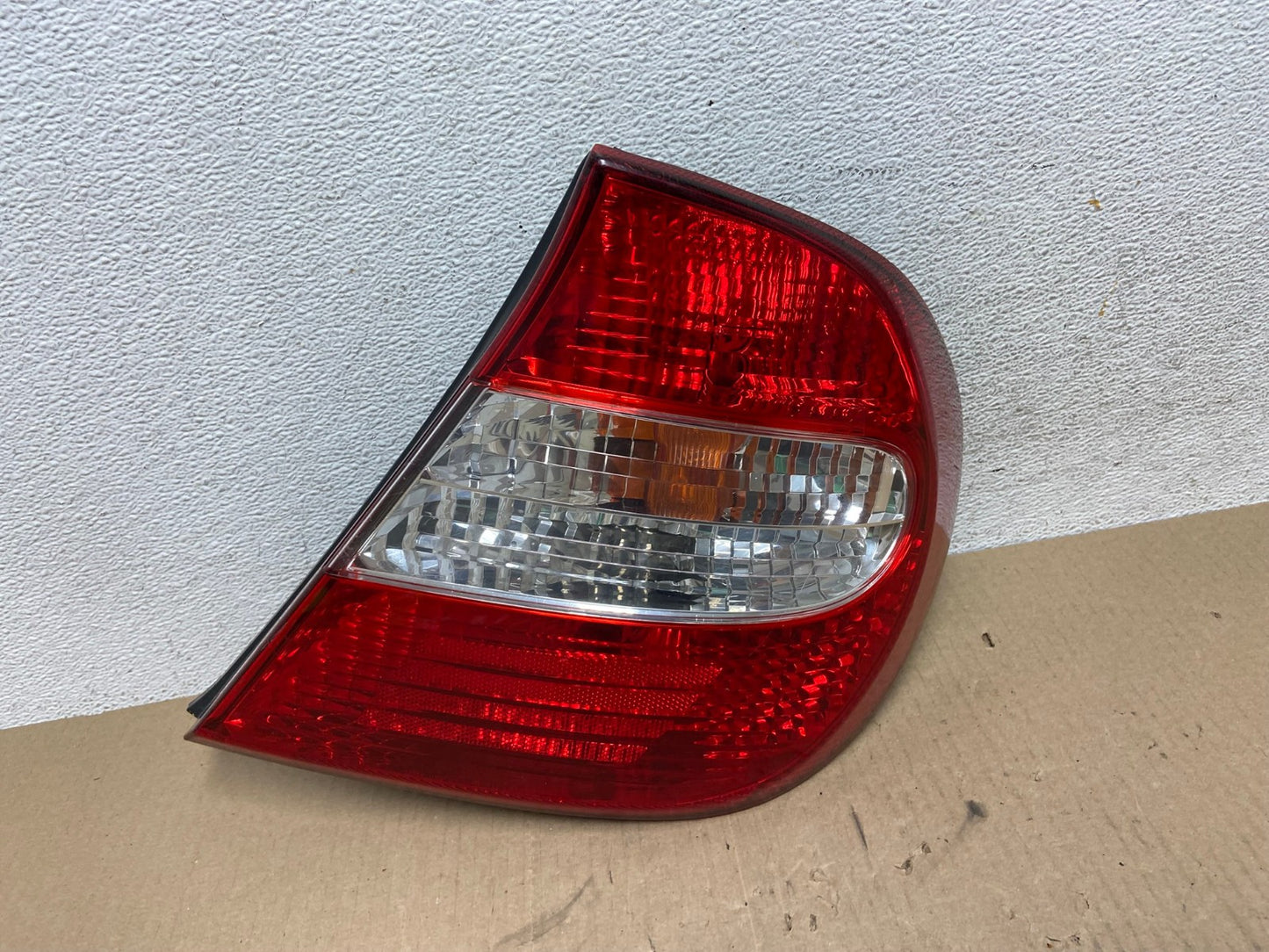 2002 2003 2004 Toyota Camry Tail Light Right Passenger Rh Side AE7050 LK0