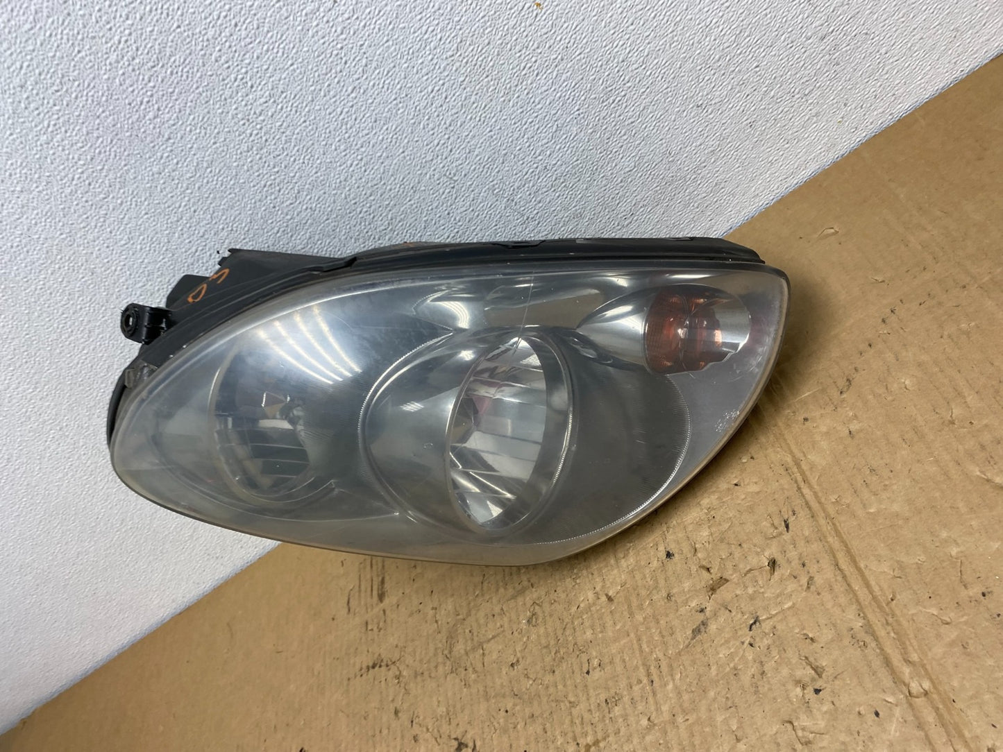 2003 to 2004 Infiniti G35 Right Passenger Side Halogen Headlight AC8154 DW1