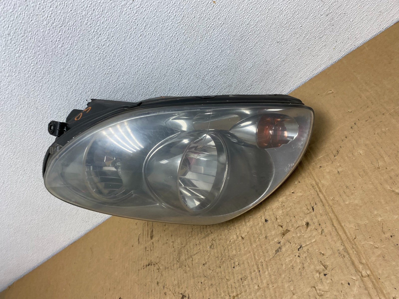 2003 to 2004 Infiniti G35 Right Passenger Side Halogen Headlight AC8154 DW1