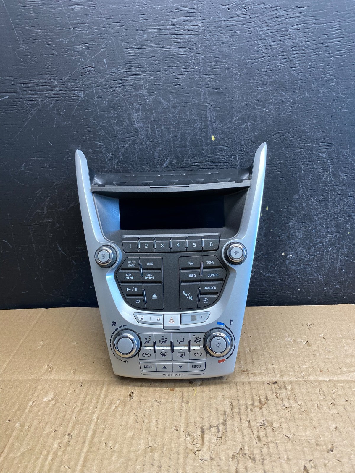 2010-2011 Chevrolet Equinox Radio Face Climate Control Panel Bezel AC9622 DG0