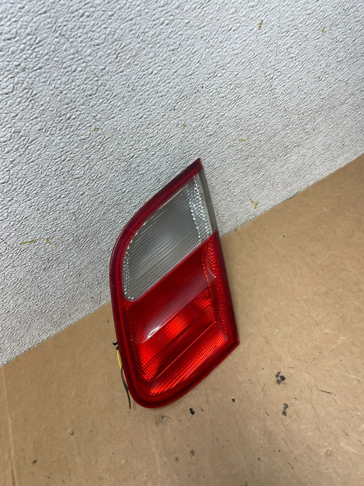1998-2003 Mercedes Benz CLK Inner Right Passenger RH Tail Light Lamp Q6680 DW2