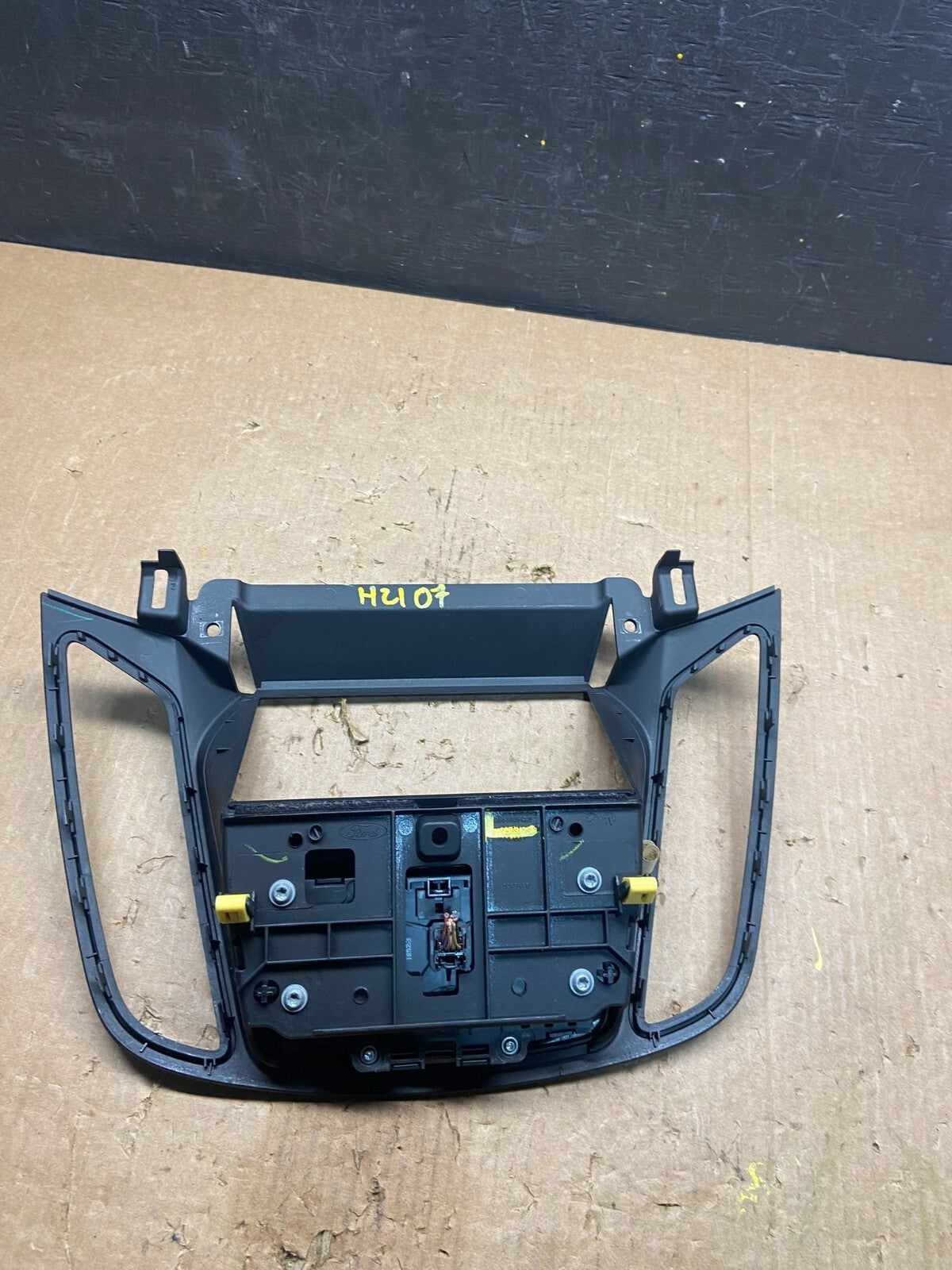 2013 to 2016 Ford Escape Dash Radio Control Panel Bezel cj54-18835 H2107 PS4
