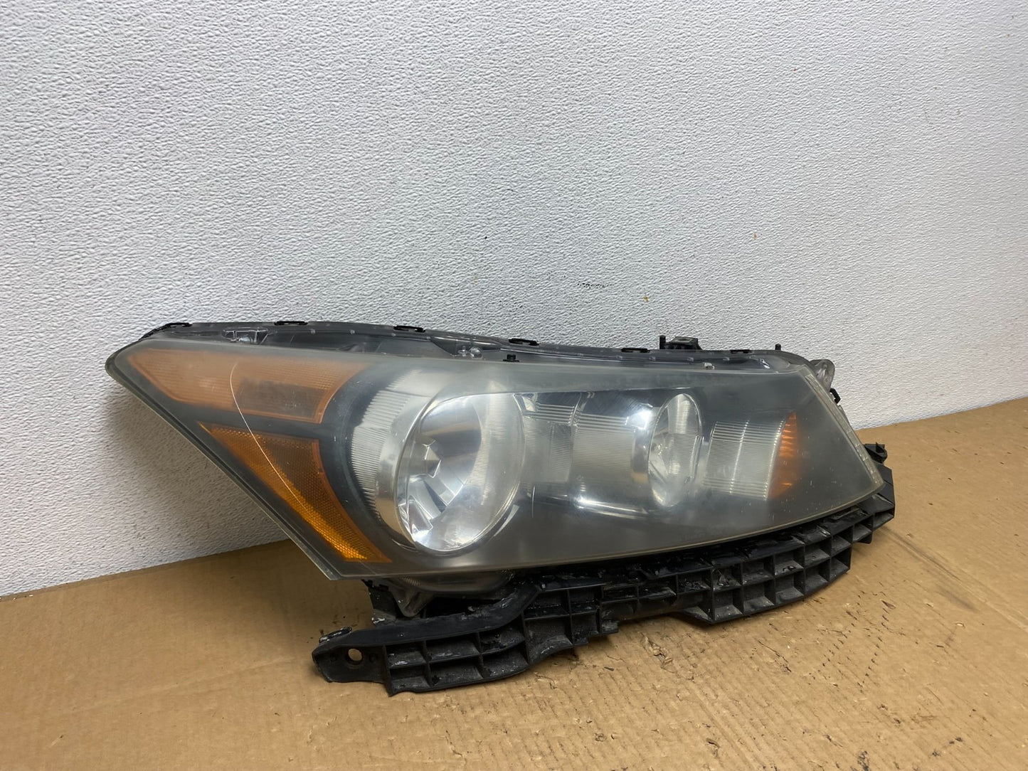 2008 to 2012 Honda Accord Sedan Right Passenger RH Headlight AD1101 DW2