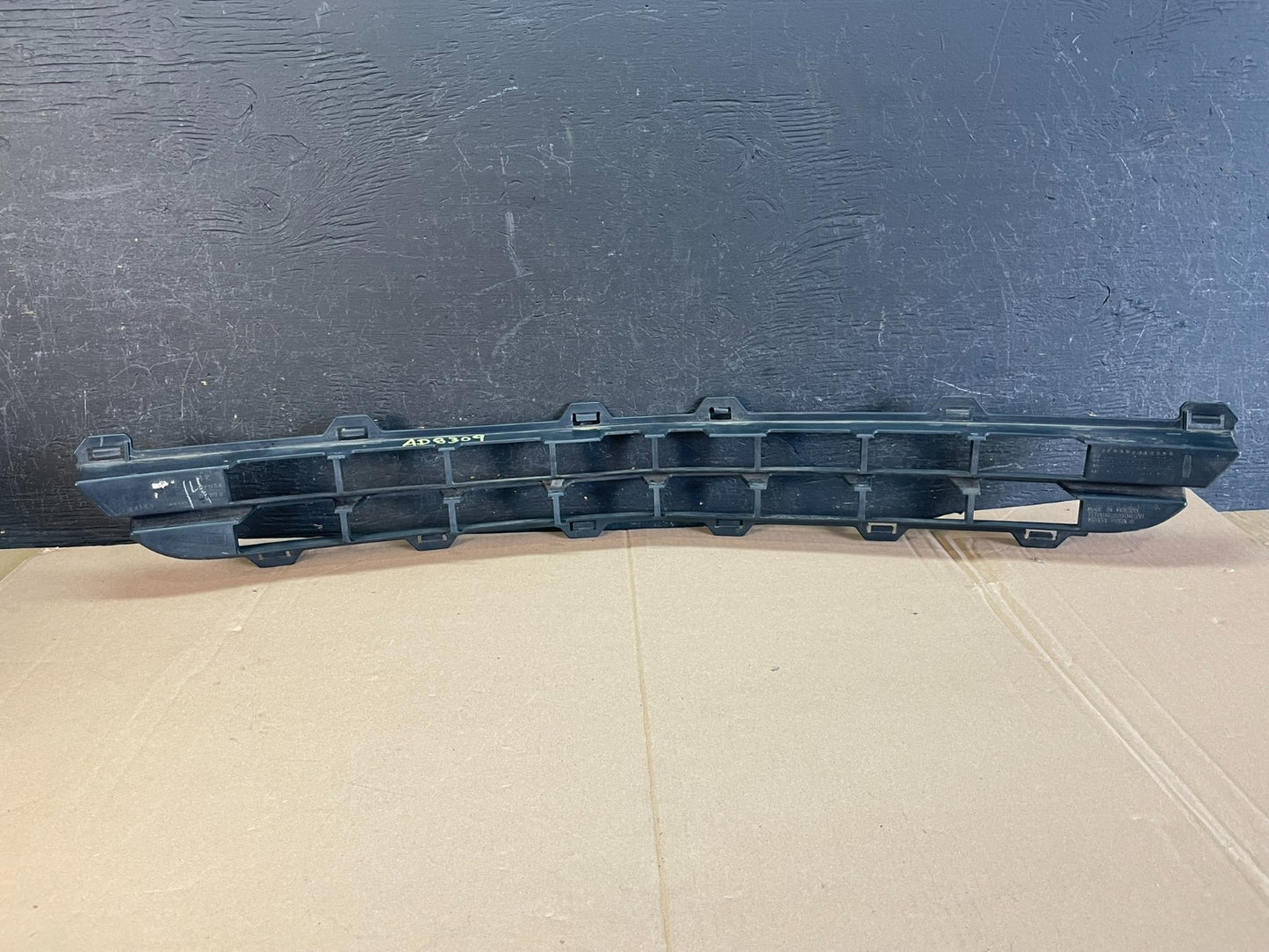 2010 to 2012 Lincoln MKZ Front Bumper Cover Grille Grill AD83093