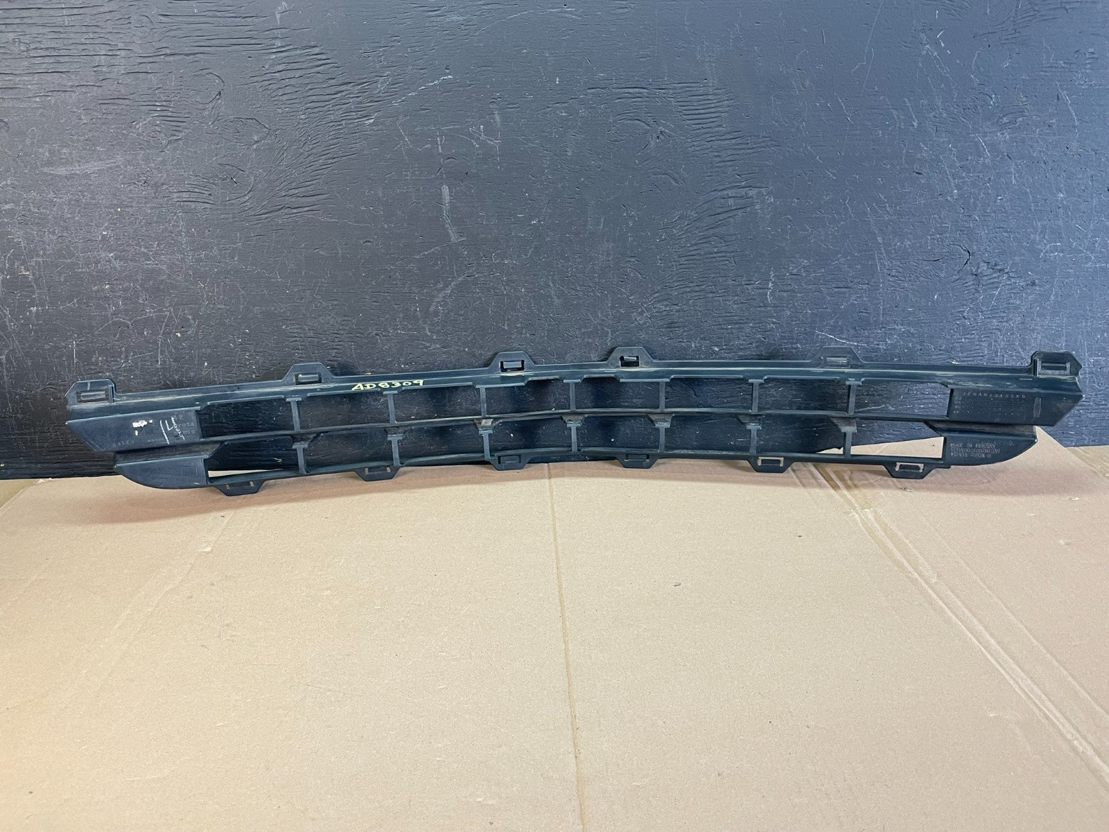 2010 to 2012 Lincoln MKZ Front Bumper Cover Grille Grill AD83093