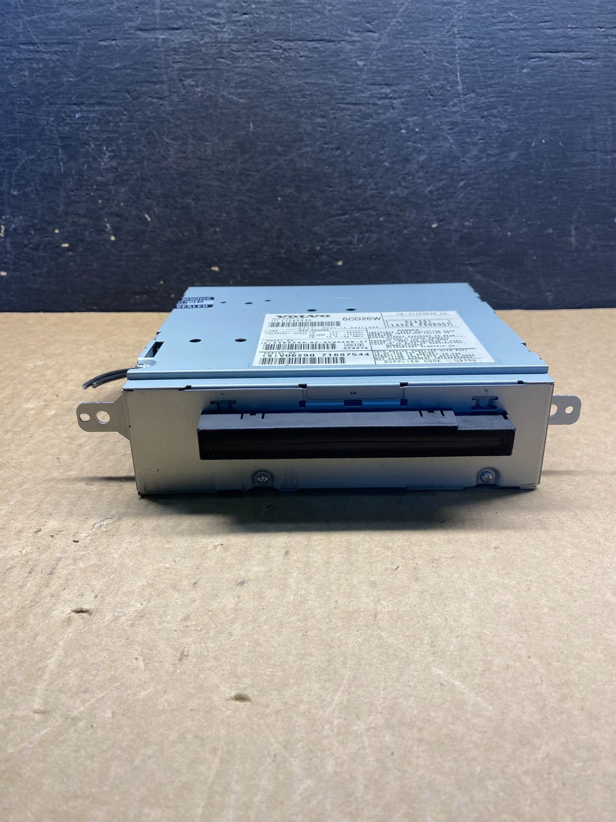 2007 to 2013 Volvo XC90 Radio AM FM Receiver MP3 CD Player ag6051 DG0