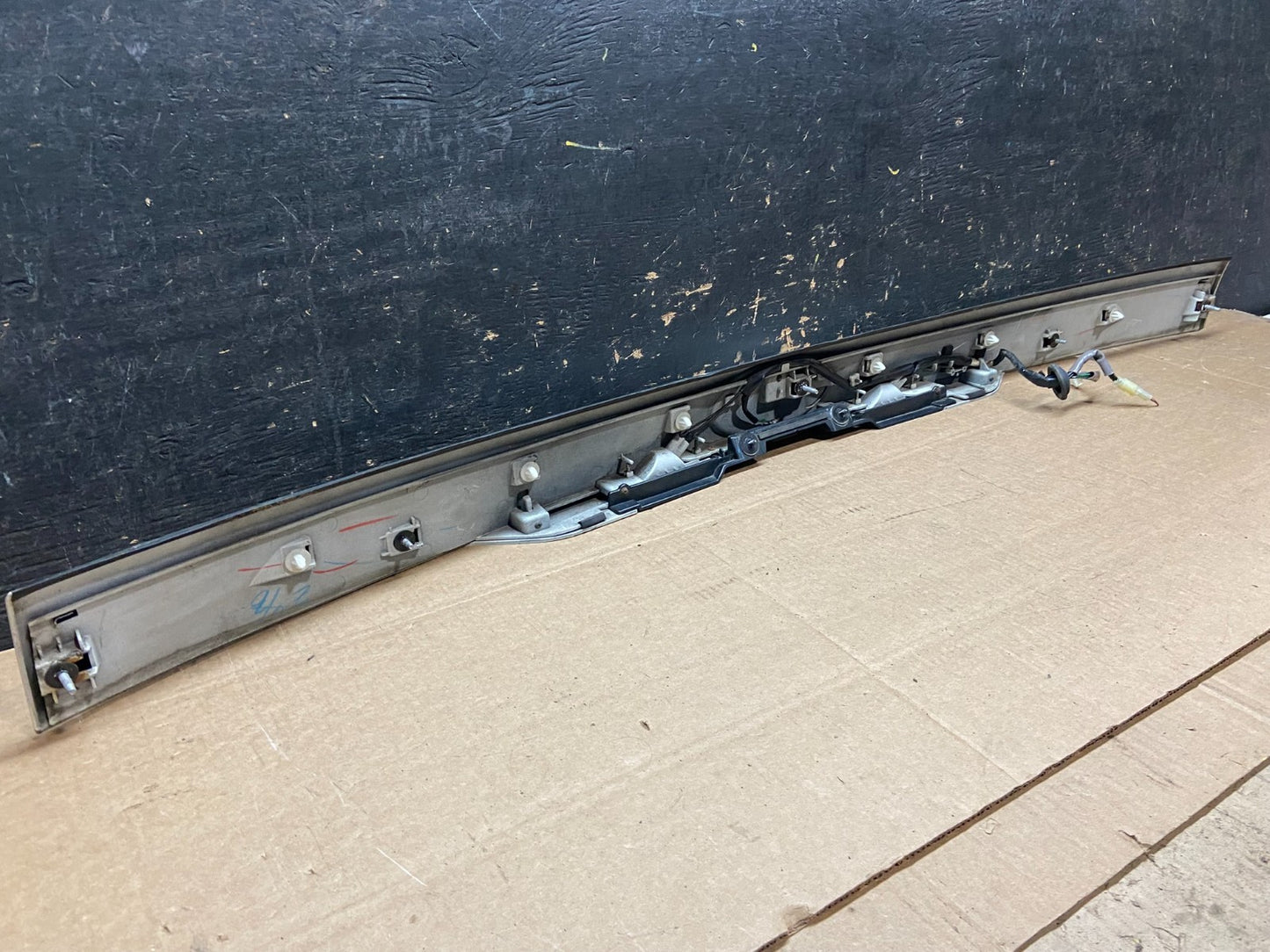 2009 - 2013 Subaru Forester  Liftgate Tailgate Trunk Trim Molding Y9397 DG8