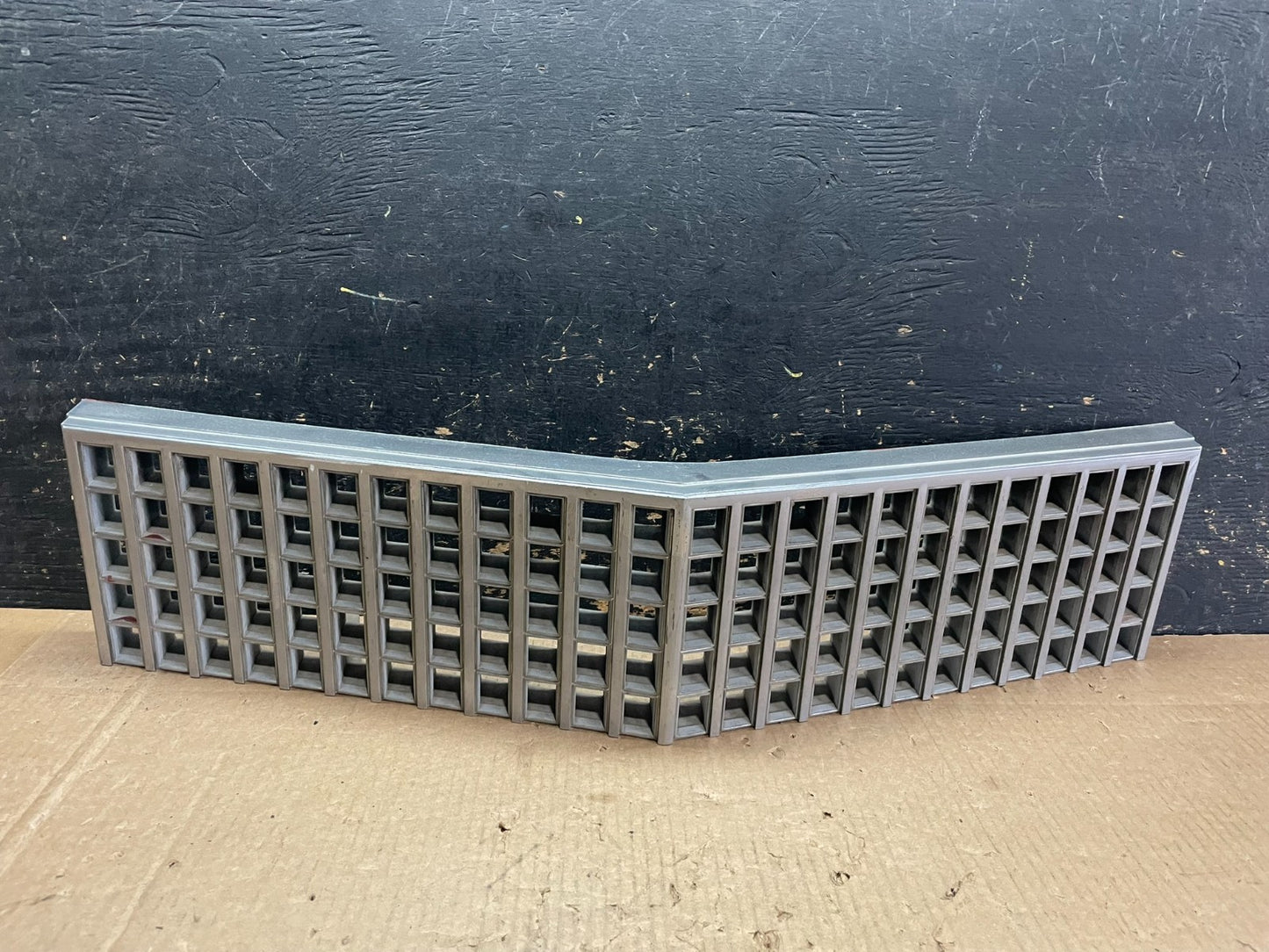 1977 to 1979 Cadillac Deville Front Grill Grille GM 1611929 AB31770