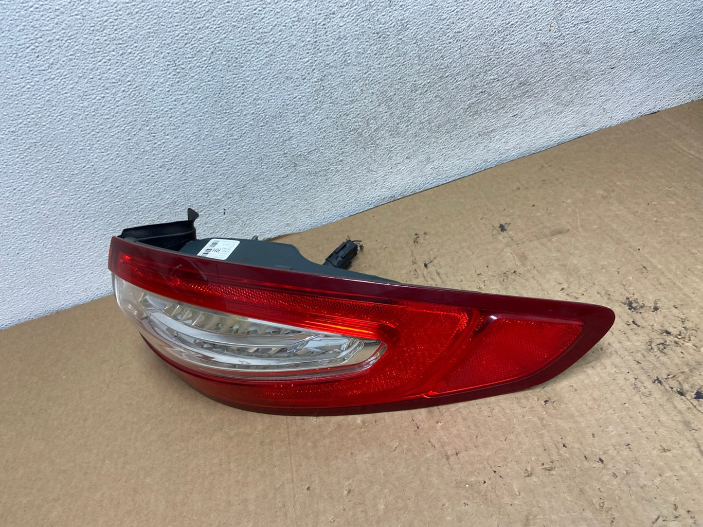 2013 to 2016 Ford Fusion Right Passenger RH Side Tail Light AG2260 LK1