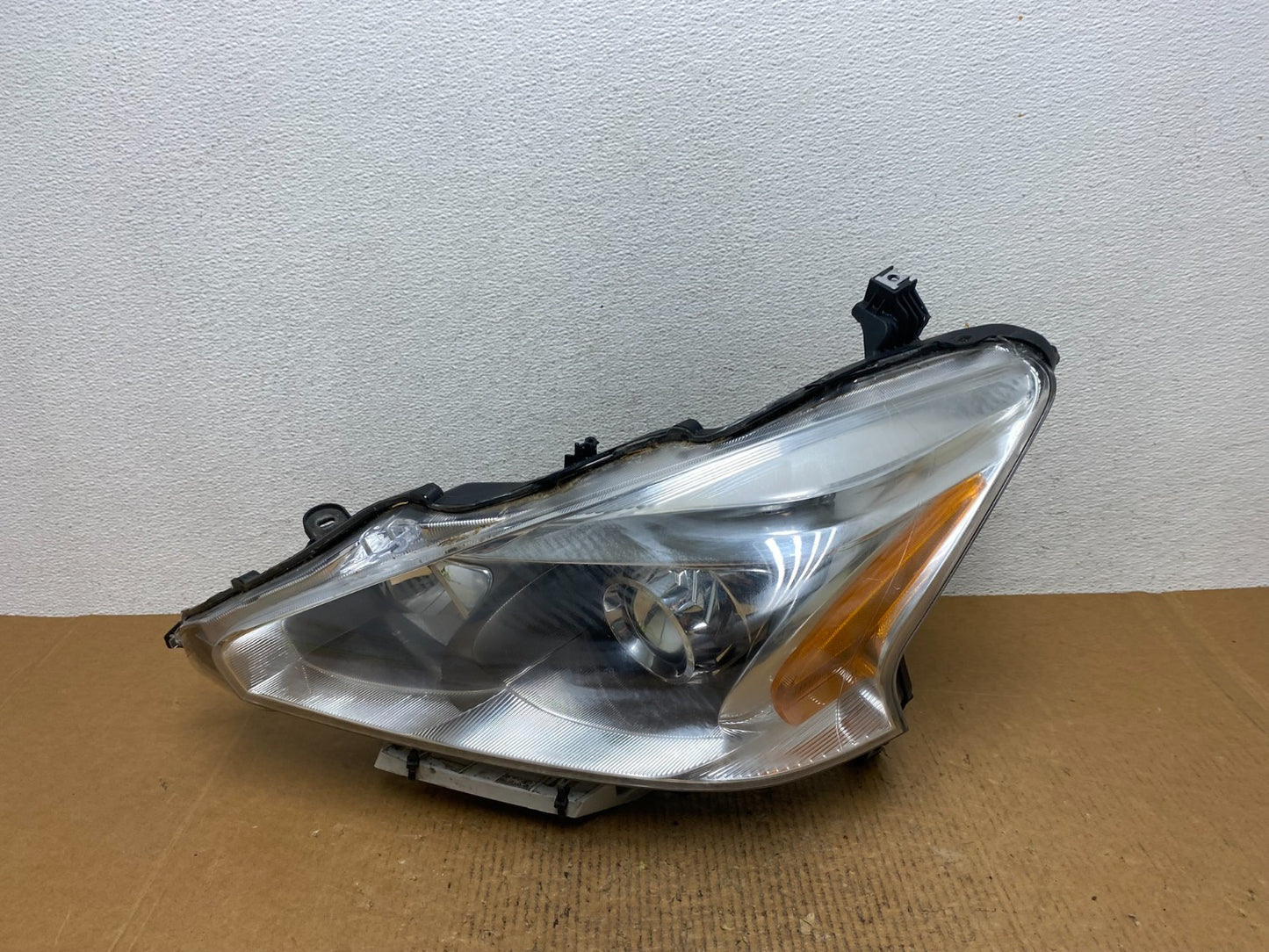 2013 2014 2015 Nissan Altima Left Driver LH Side Halogen Headlight TYC AE1419 DW0