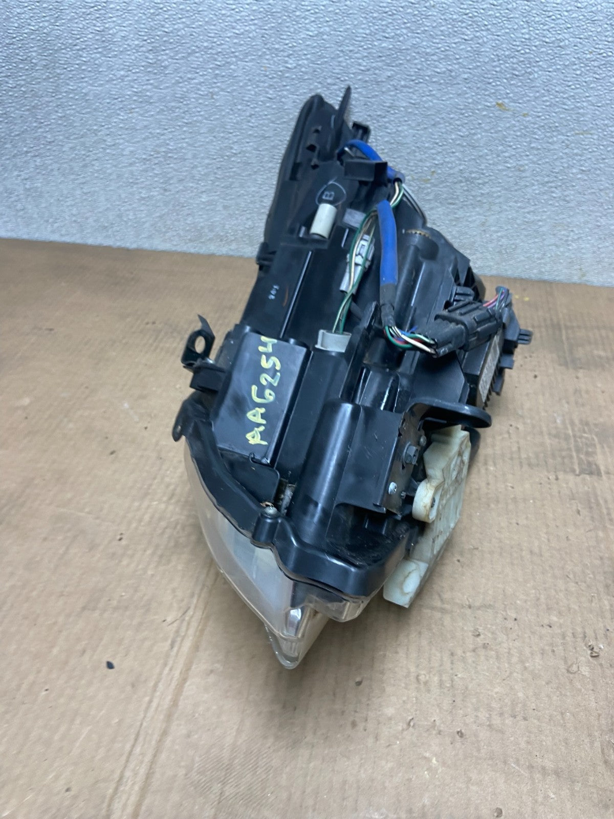2010-2012 Infiniti G37 Right Passenger Side Xenon HID Headlight Oem AA6254 DW9