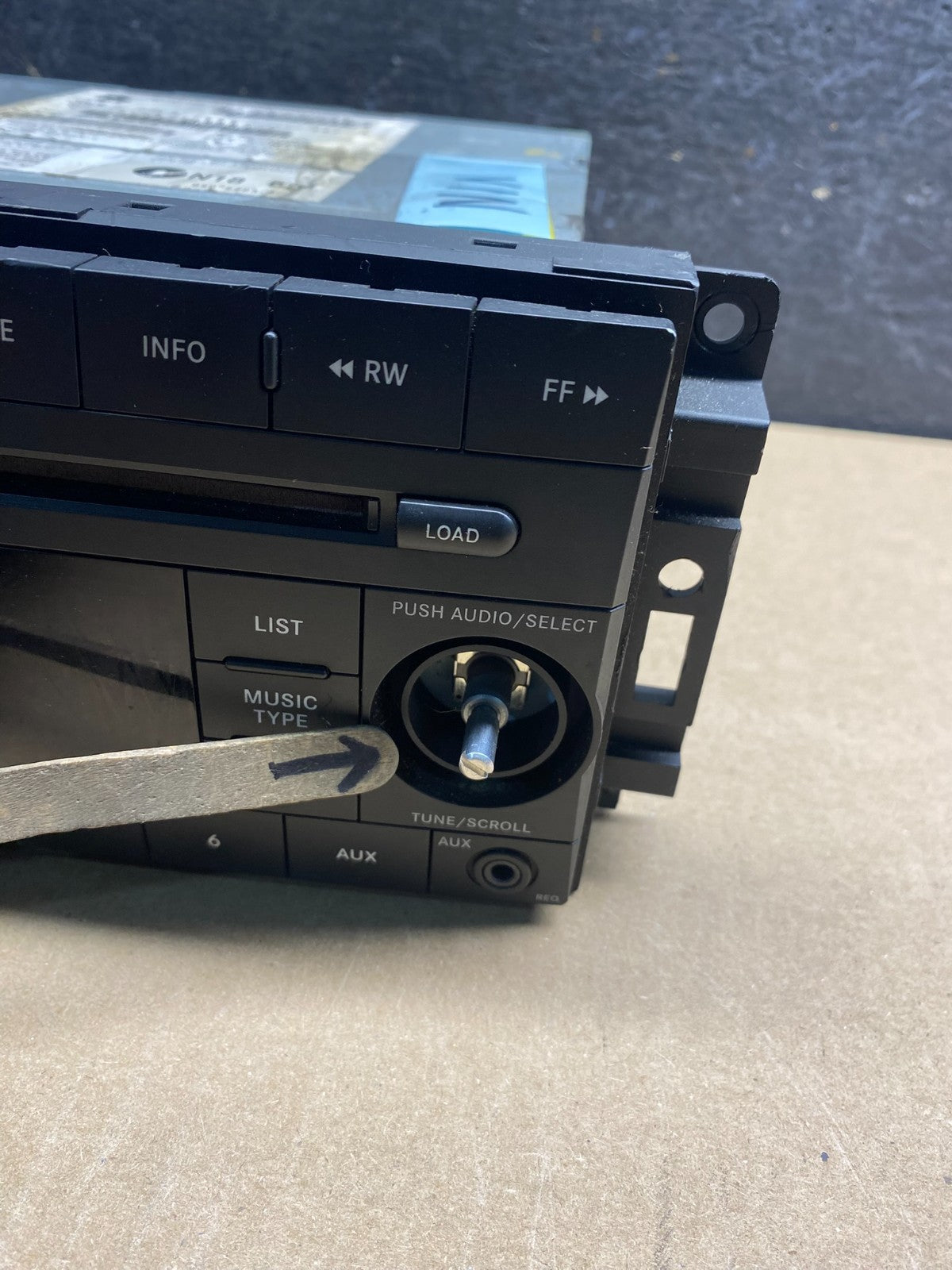 2008 2012 Jeep Dodge Chrysler Screen Display CD Player Satellite Radio AG7443 DG1