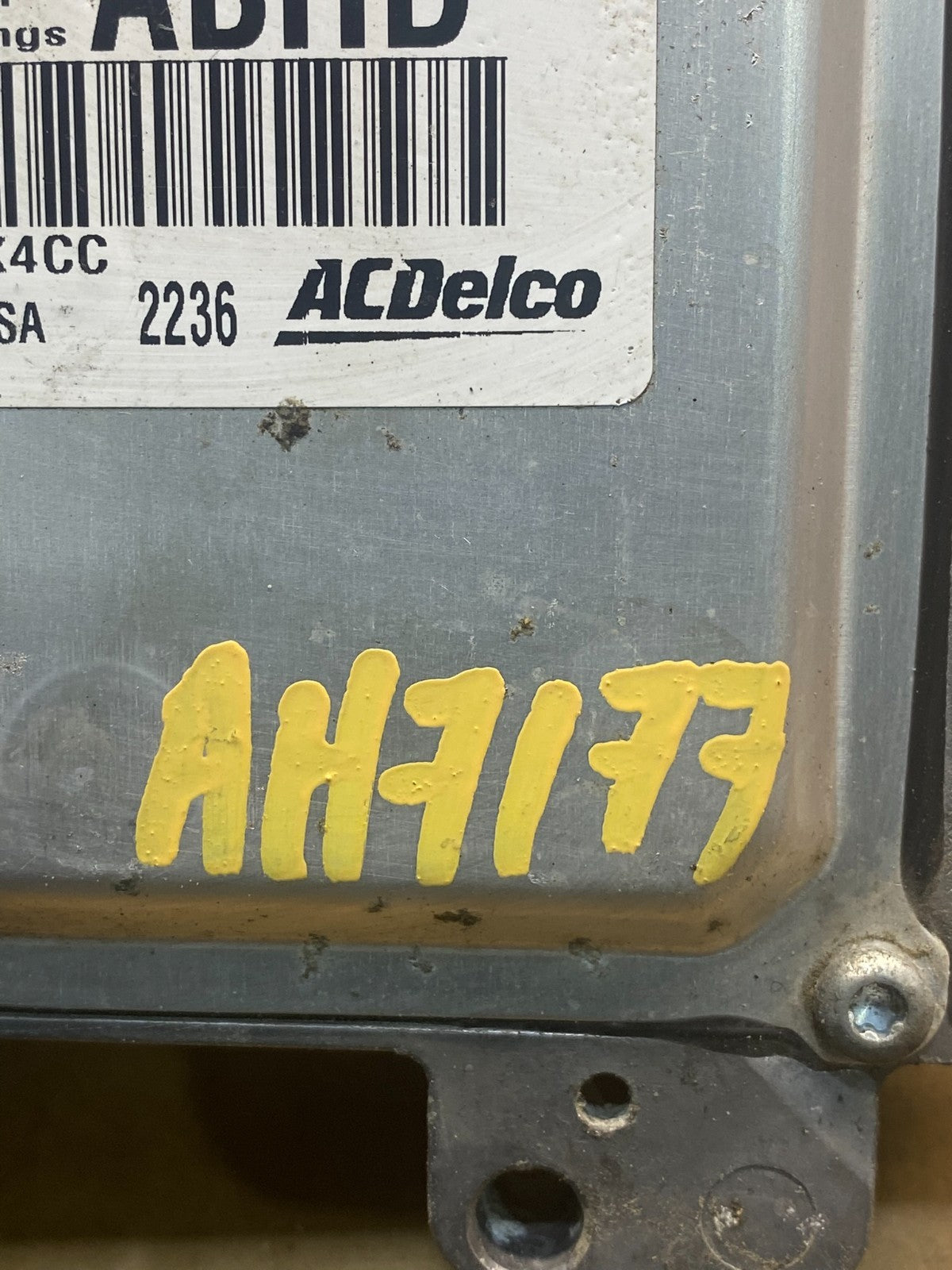 2010 - 2013 GMC Sierra 5.3L Engine Control Module ECM ECU AH7177 DW3