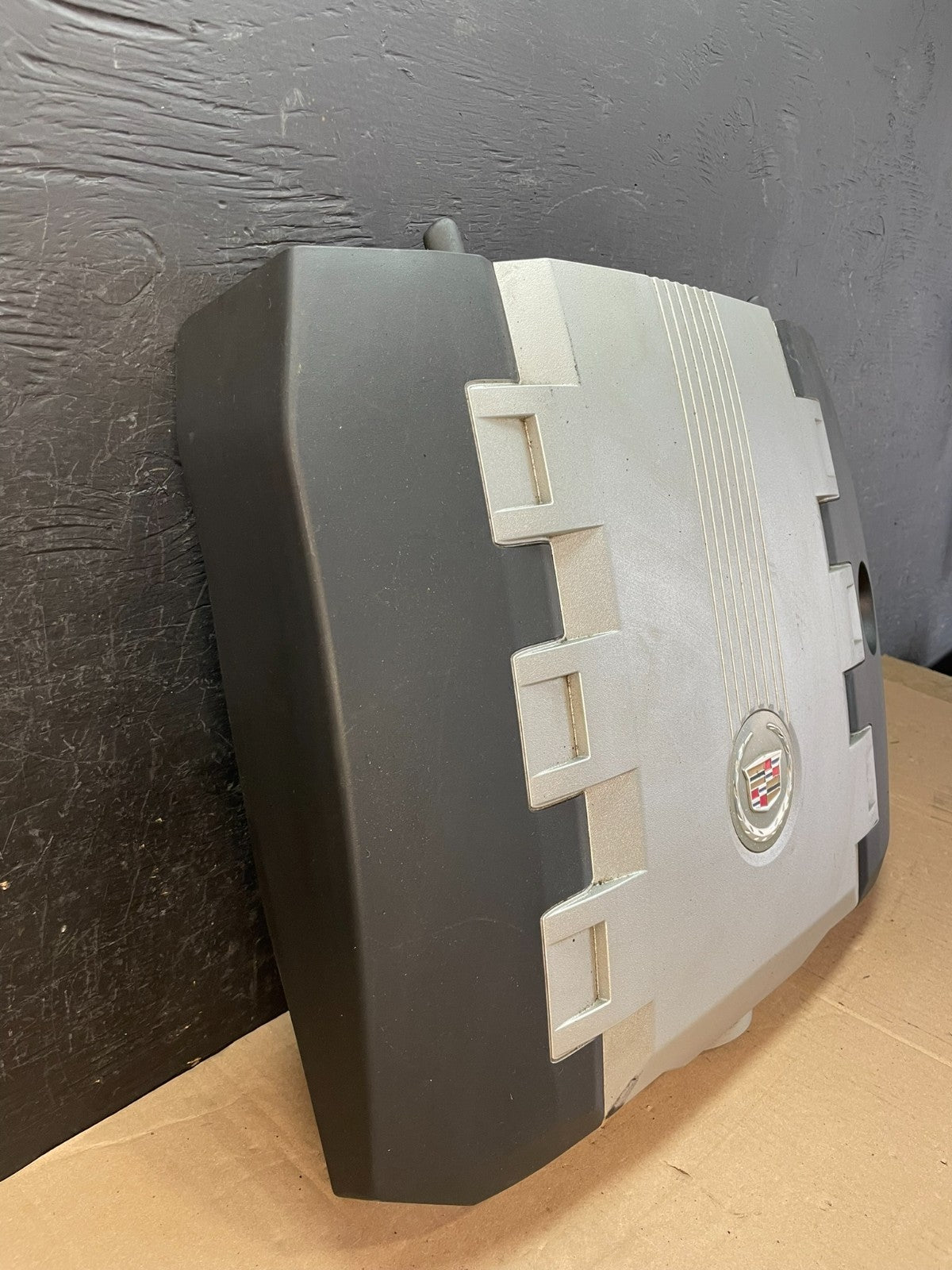 2008 to 2012 Cadillac CTS 3.6L Plastic Engine Cover Shield ad8419 DG2