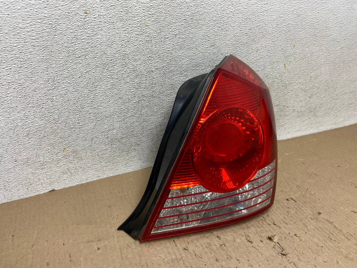 2004 2005 2006 Hyundai Elantra Sedan Right Passenger Tail Light AH6017 LK1