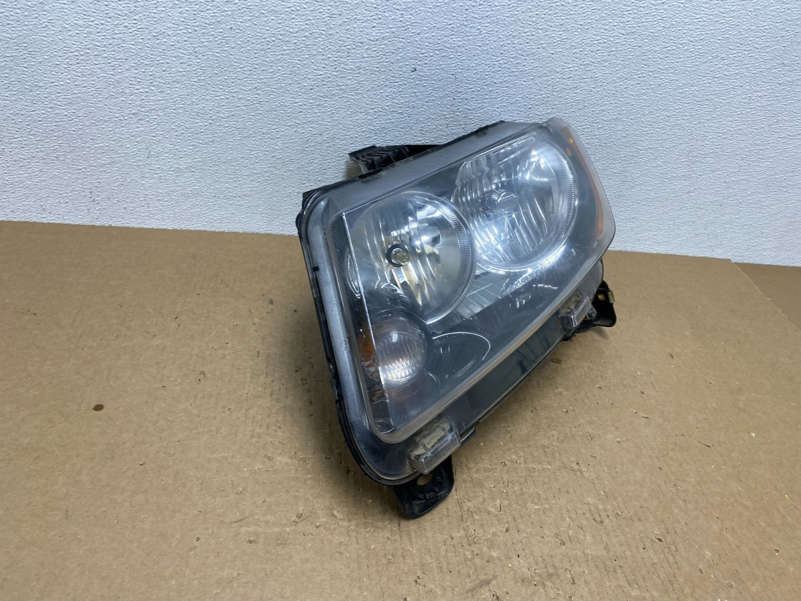 2011 to 2013 Jeep Grand Cherokee Halogen Left Driver Lh Headlight Oem AC1342 DW2