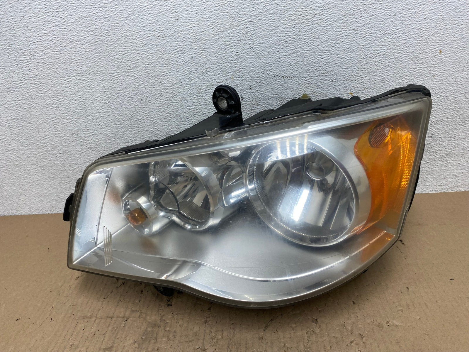 2008 to 2016 Chrysler Town and Country Left Driver Lh Side Headlight AE8859 LK0