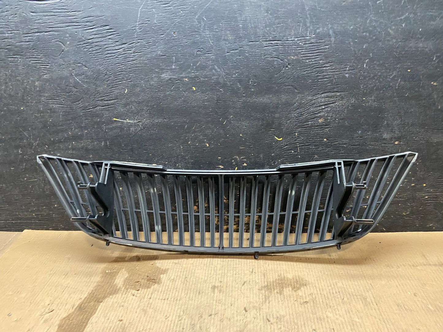 1998 to 2002 Lincoln Town Car Grille Chrome Plastic X3229 PS4