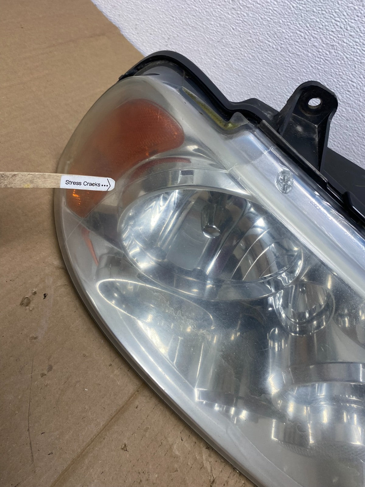 2003 - 2006 Lincoln Navigator Right RH Side Headlight Halogen AB8158 DW4