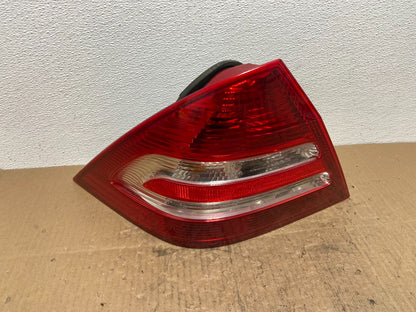 2005-2007 Mercedes-Benz C230 C240 W203 C-Class Left Driver Tail Light AB8500 DW0