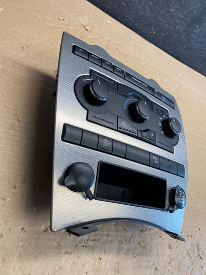2005 to 2007 Jeep Commander Grand Cherokee A/C Climate Control Bezel ag6220 DG2