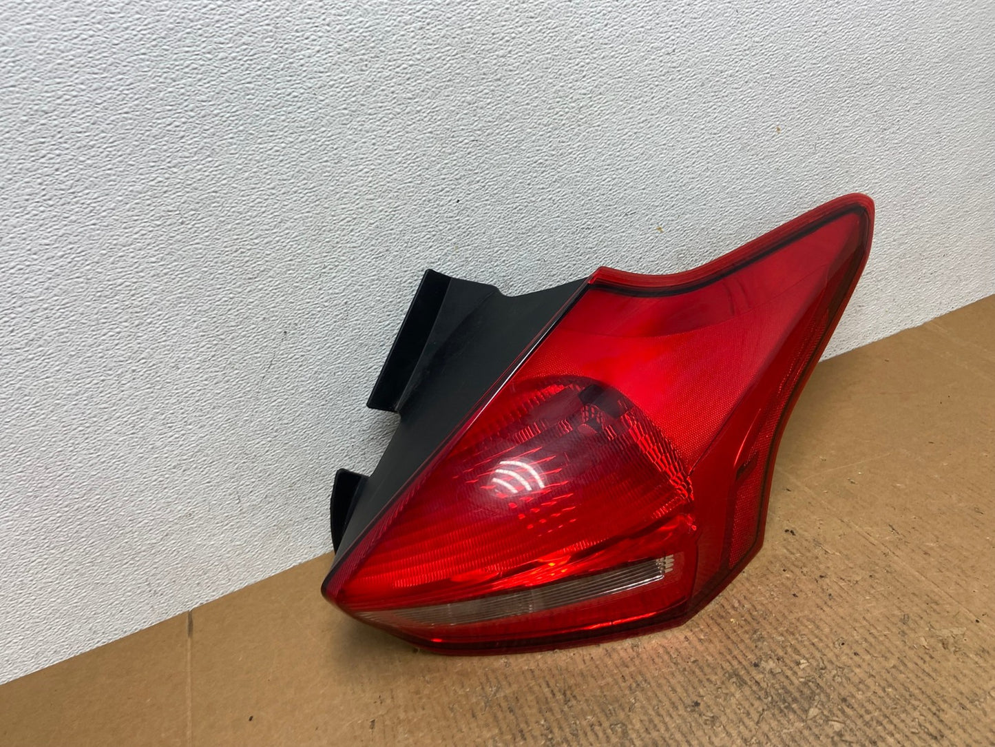 2015 to 2018 Ford Focus Tail Light Hatchback Right Passenger Side AE1582 LK2