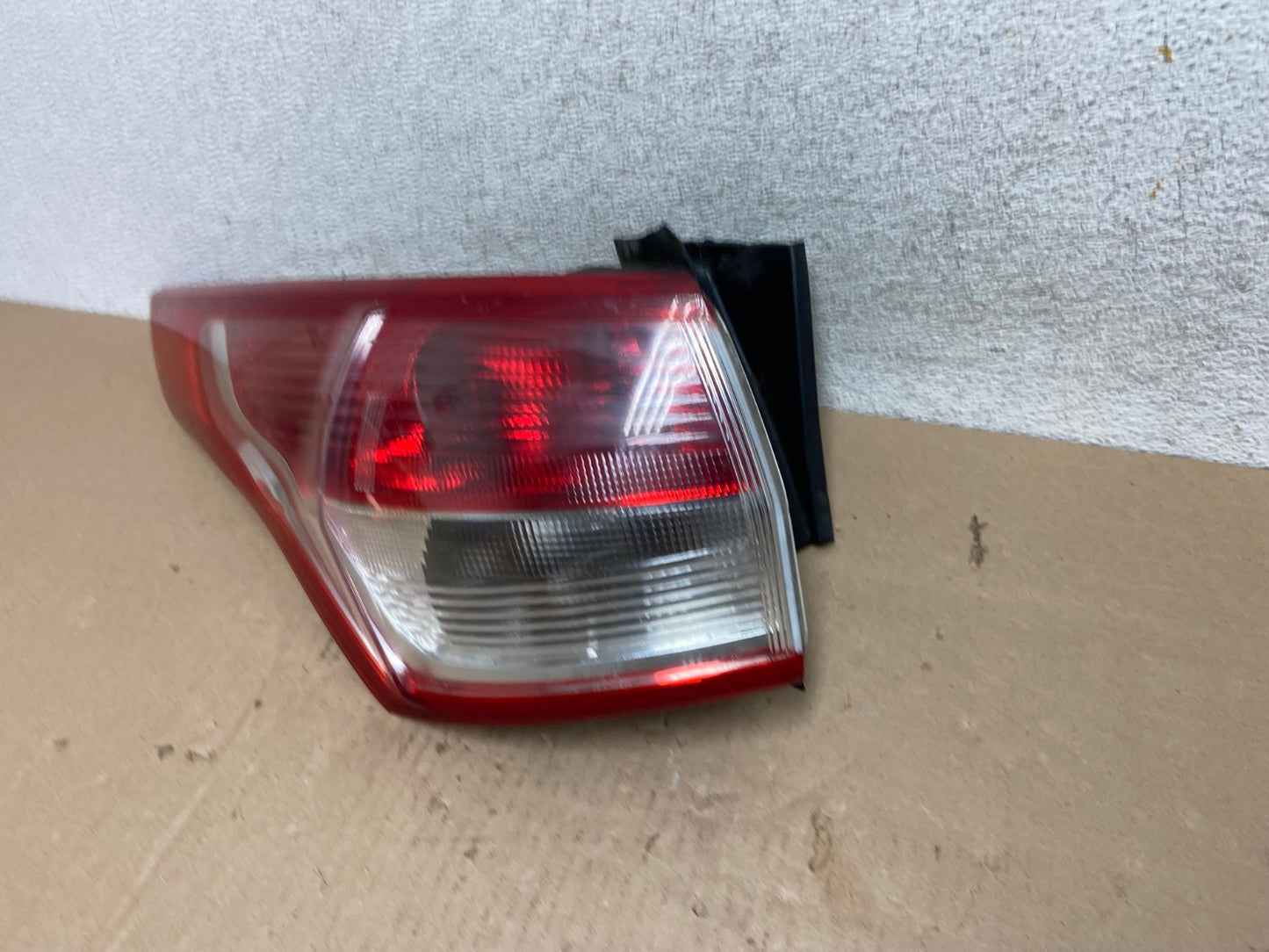 2013 to 2016 Ford Escape Left Driver LH Side Tail Light AG6709 LK1