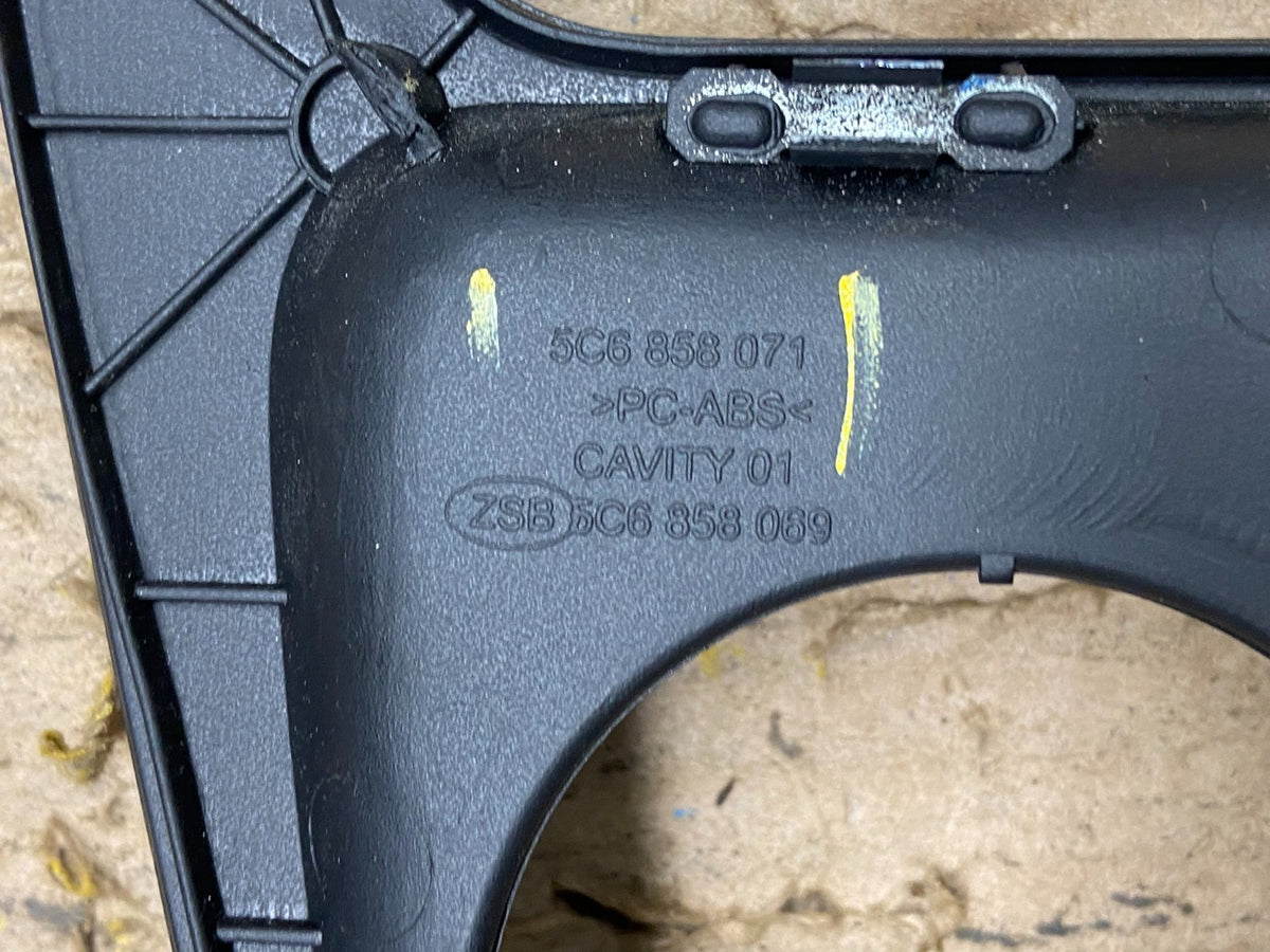 2016 2017 2018 Volkswagen Jetta Panel Radio Climate Control Bezel Trim t6445 DG5