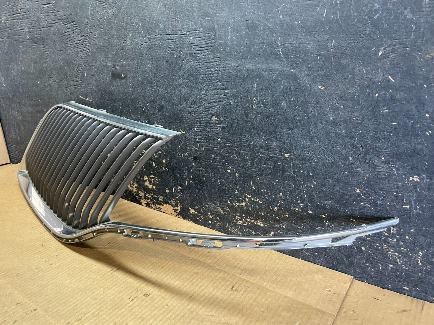 2013 to 2016 Lincoln MKT Left Driver LH Side Front Grill Grille OEM ab2853 DG2