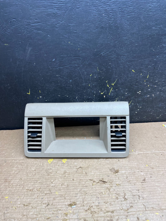 2003-2007 Nissan Murano Radio Center Console Display Bezel Air Vent OEM W6286 DG0