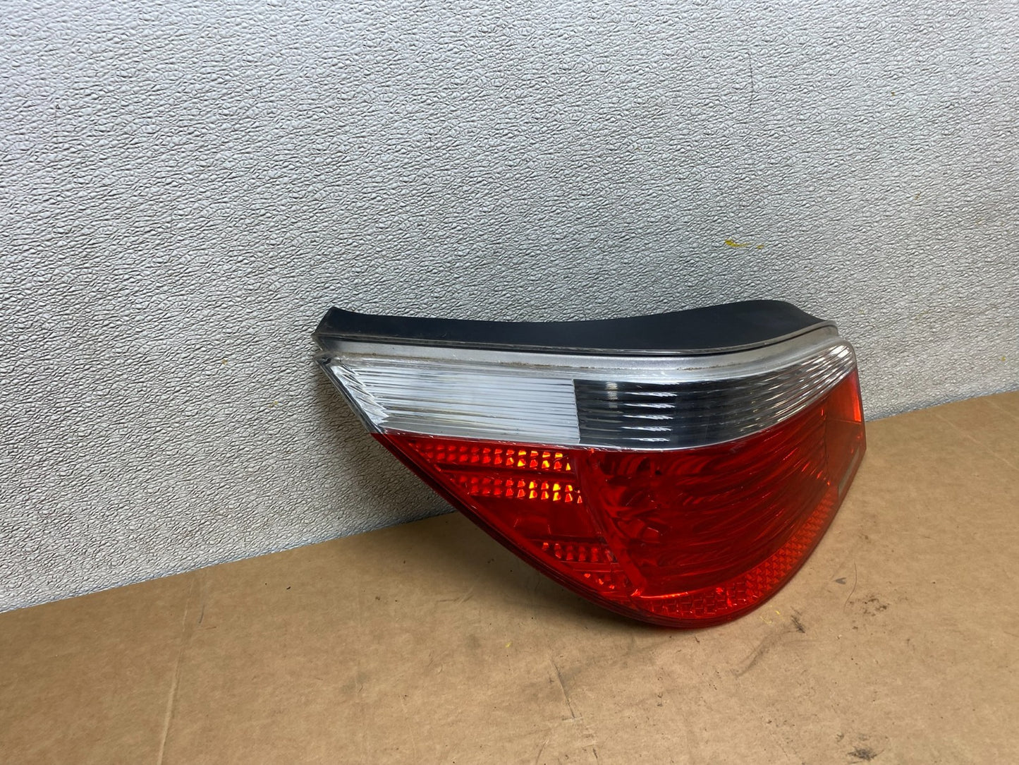 2004 -  2007 BMW 5 Series E60 Left Driver LH Side Tail Light OEM X3729 DW2