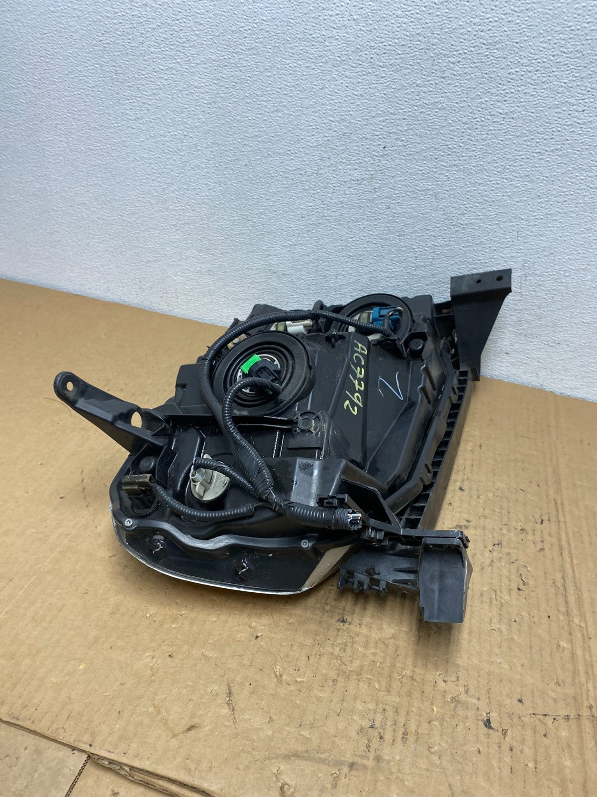 2009 2010 2011 Honda Pilot Left Driver LH Halogen Headlight AC7792 DW9