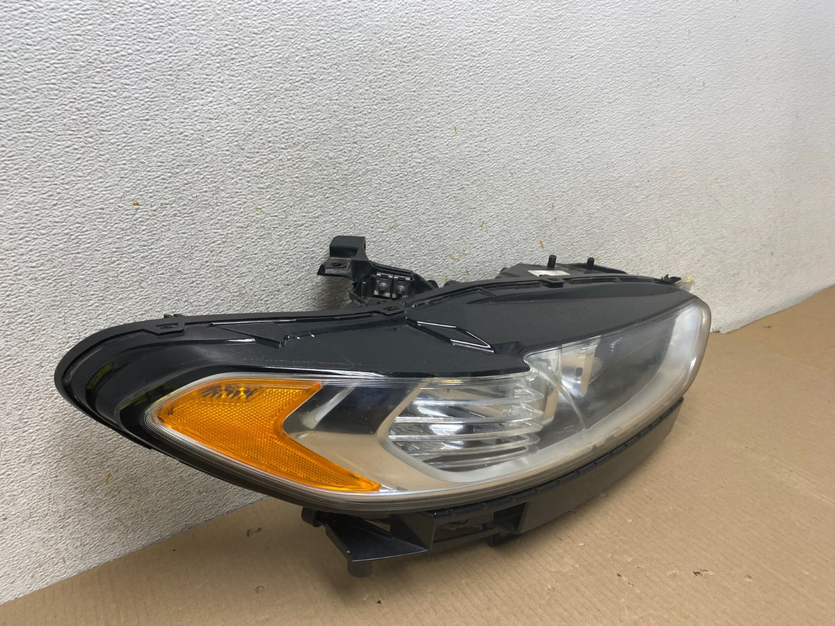 2013 to 2016 Ford Fusion Right Passenger Rh Side Headlight AI9477 LK2