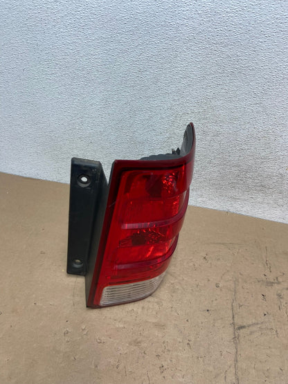 2003 2004 2005 2006 Ford Expedition Right Passenger Rh Tail light AG5597 LK2