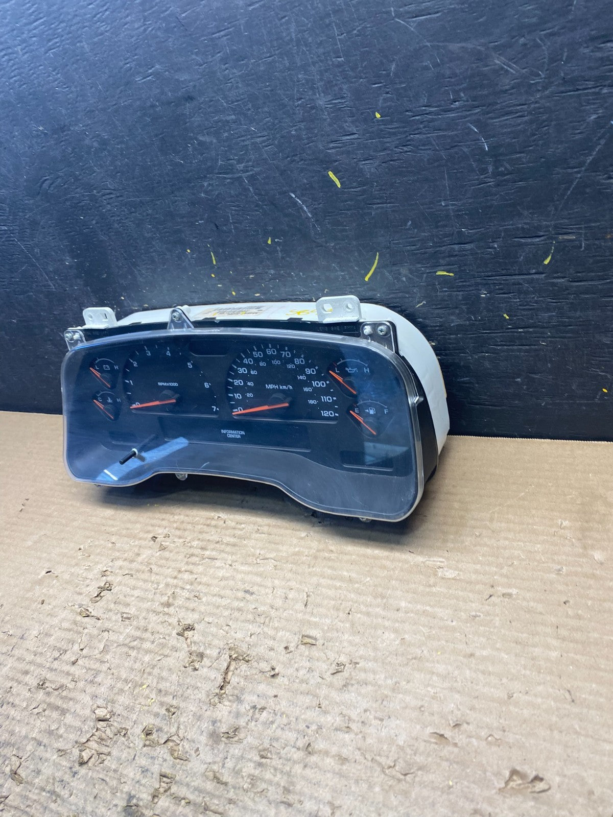 2001 2002 2003 Dodge Durango Speedometer Instrument Cluster Gauge OEM S8973 DG2