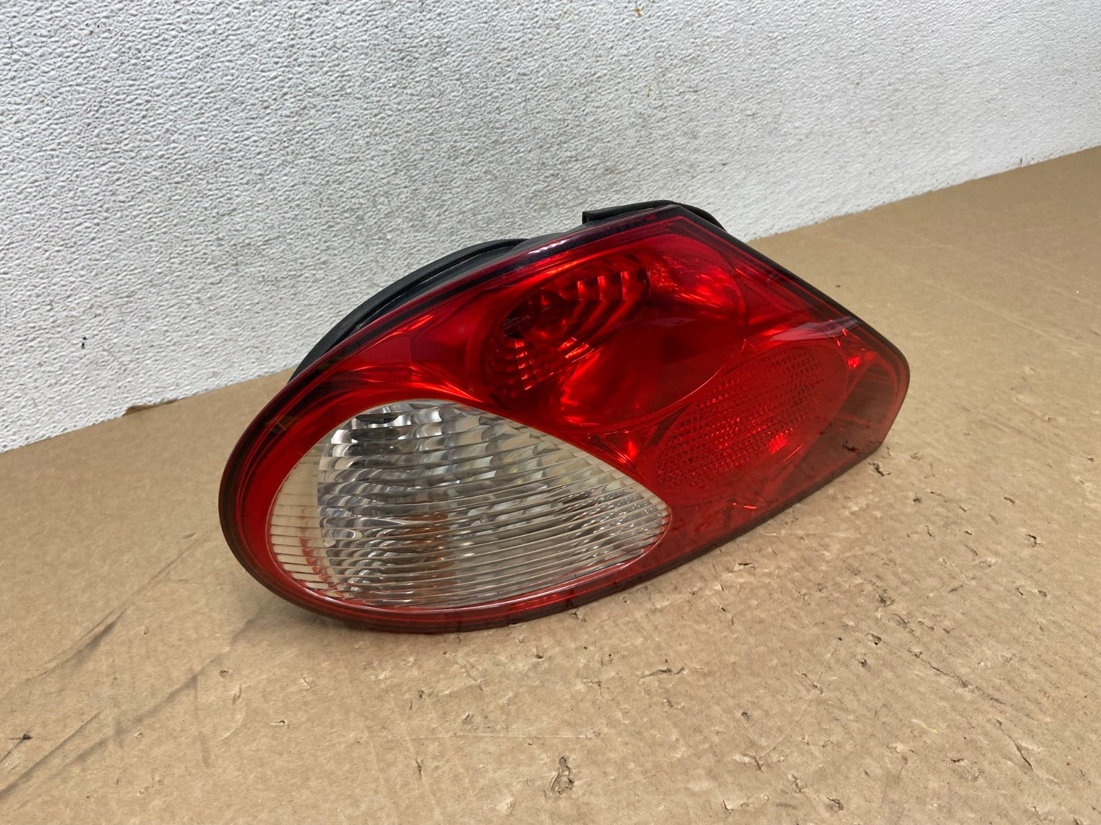 2001 to 2008 Jaguar X-Type Left Driver LH Side Tail Light AG1085 LK2
