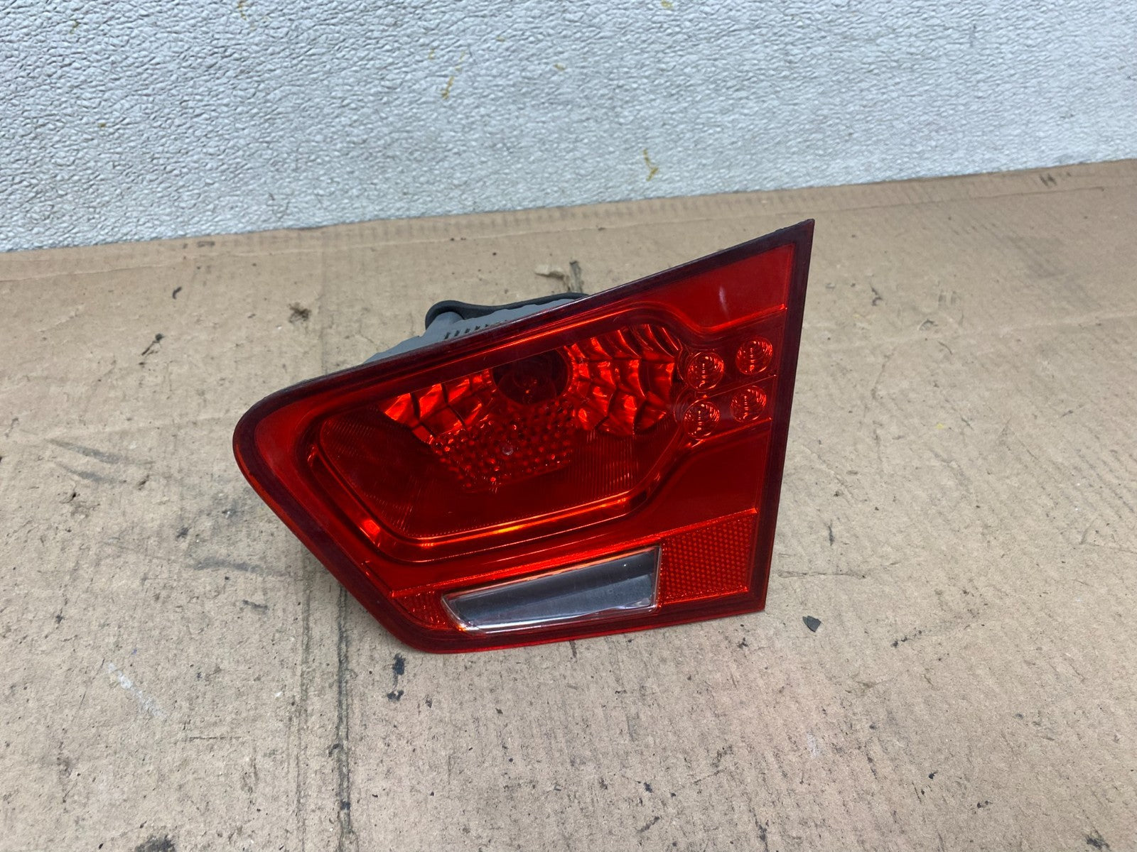 2010 to 2013 Kia Forte Right Passenger RH Side Tail Light Inner Oem R8022 DW0