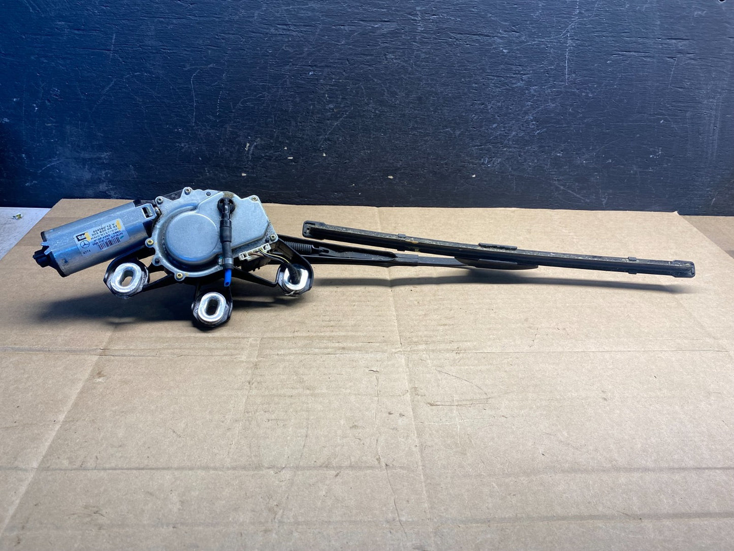 2002 - 2005 Mercedes W203 C320 C240Rear Glass Windshield Wiper Motor AE8239 DG5