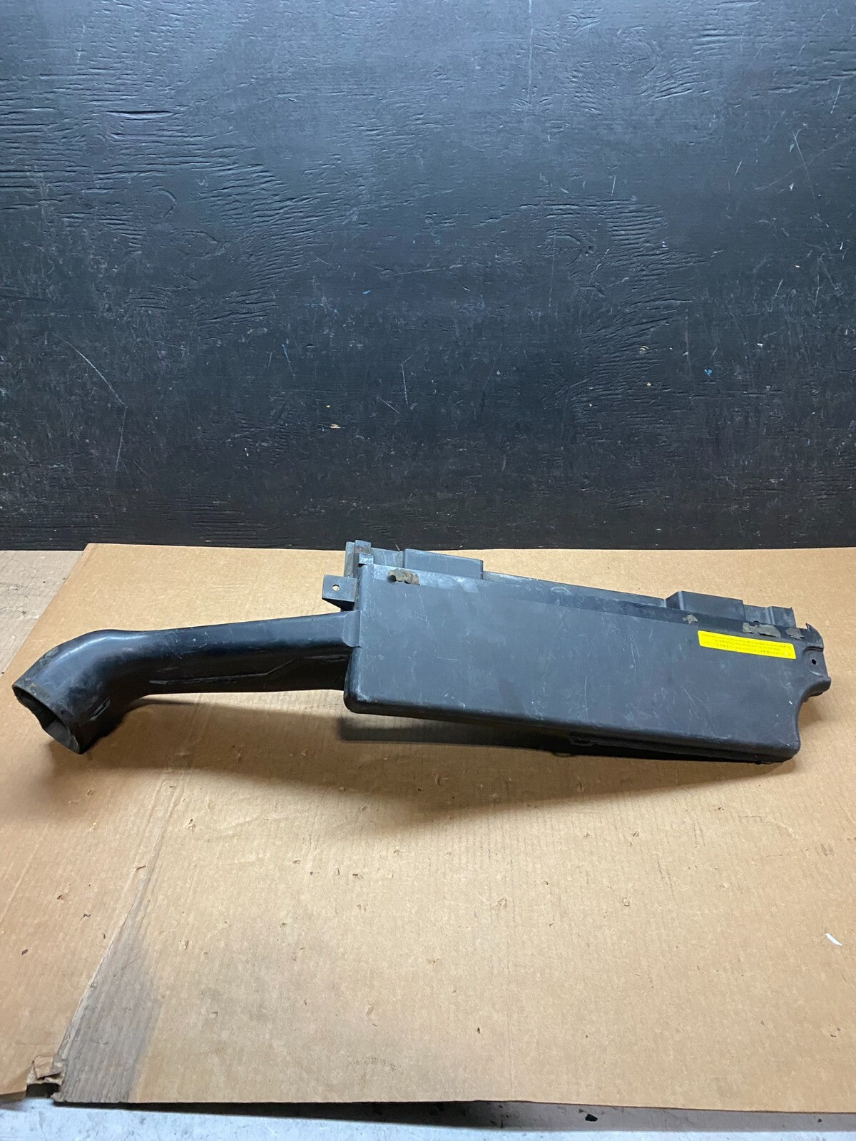 2003 to 2008 Nissan Murano Air Intake Cleaner Duct H4680 DG10