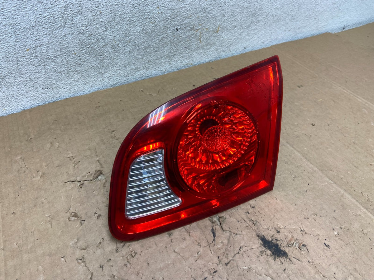 2007 2008 2009 Hyundai Santa Fe Right Passenger Tail Light Inner AI9303 LK2