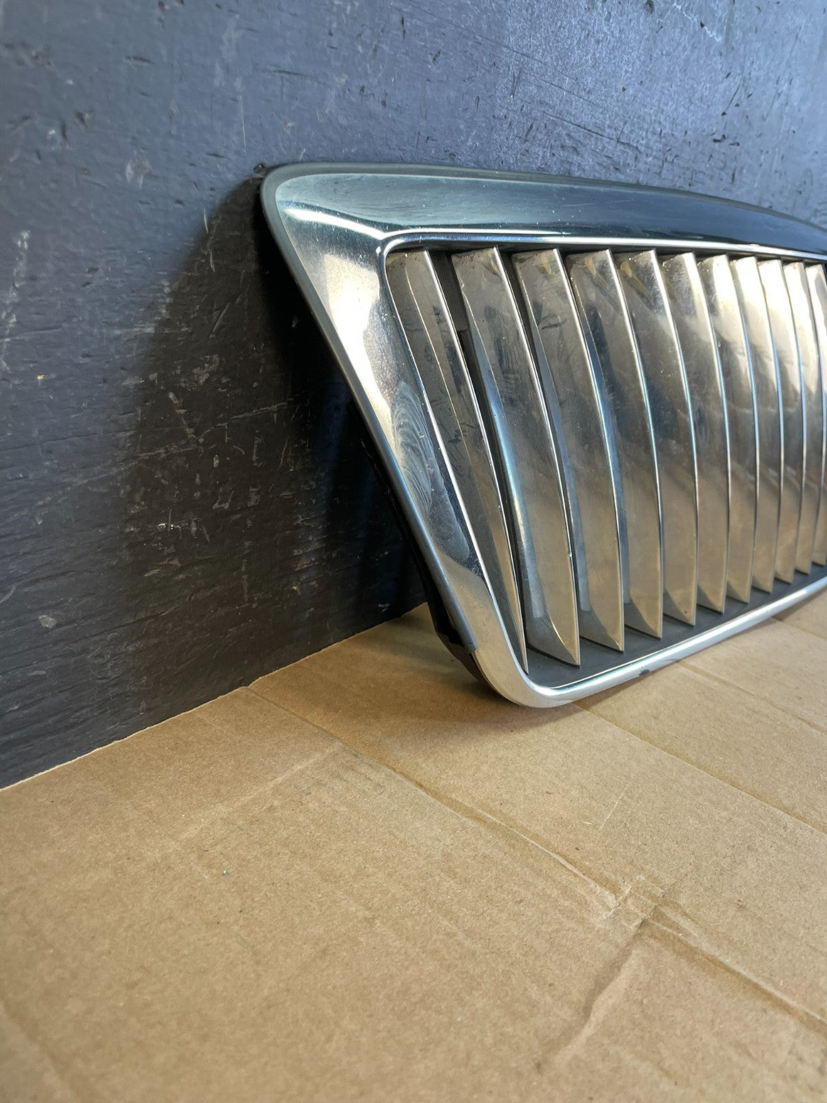 2002 to 2005 Hyundai XG350 Front Upper Grill Grille W/Emblem ac2067 DG2