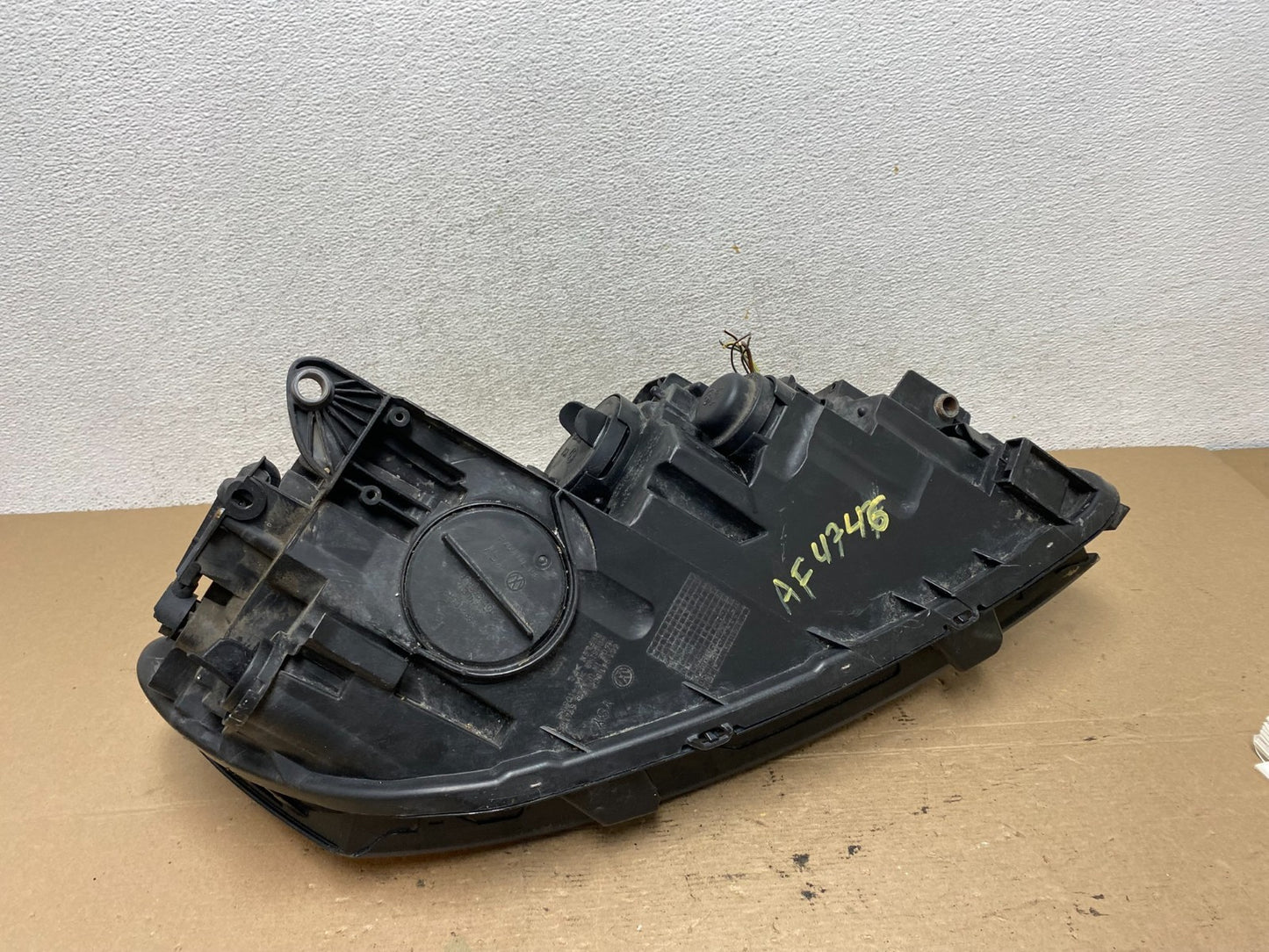 2012-2015 Volkswagen Passat Left Driver LH Side Halogen Headlight AF4746 DW8