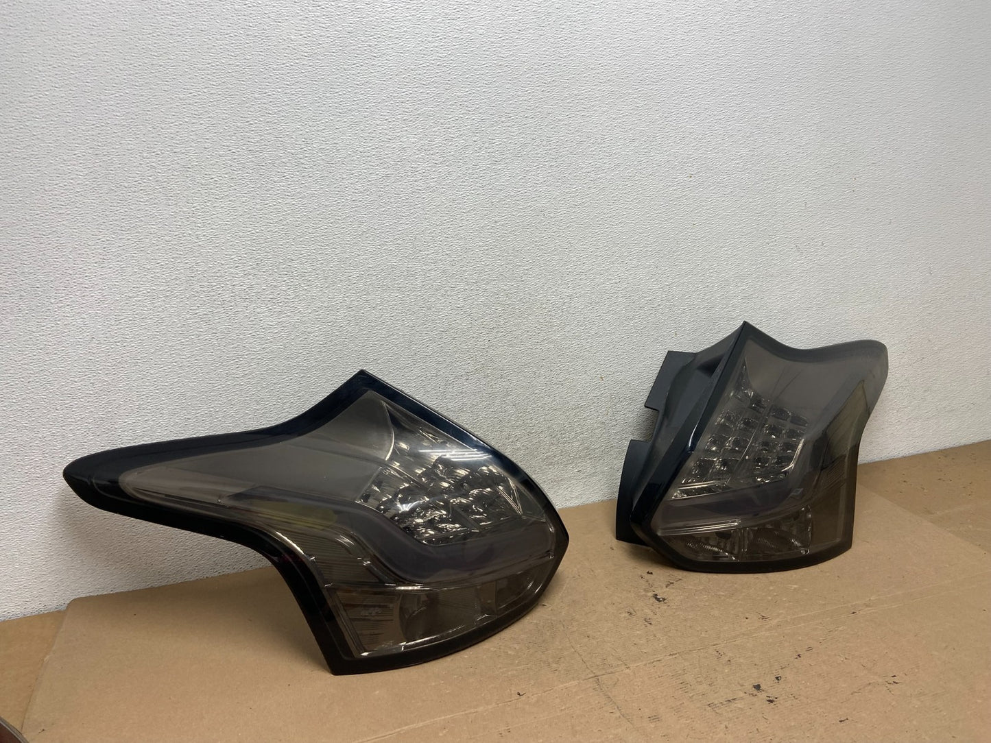 2015 to 2018 Ford Focus 4Dr Hatchback Right + Left Side Tail Lights AF47052