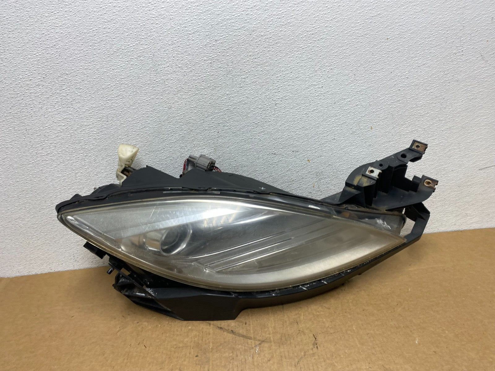 2009-2010 Mazda 6 Right Passenger Side Halogen Headlight AD6076 DW0